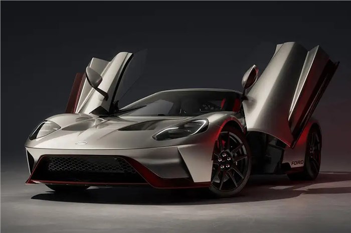 Ford GT LM Edition front quarter 